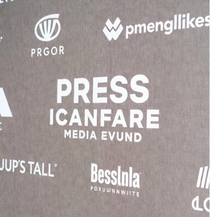 Пресс-стена: Эффектный фон для ваших мероприятий. Полное руководство по выбору и организации